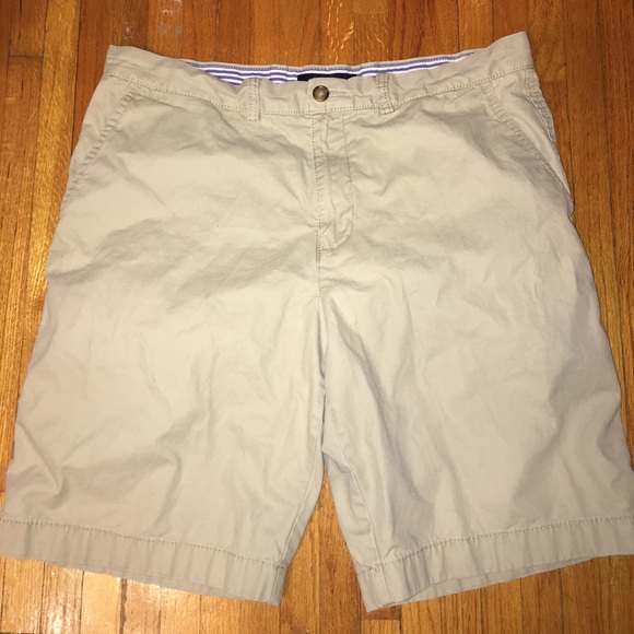 Men’s Size 36 Tommy Hilfiger Khaki Shorts - Picture 1 of 4